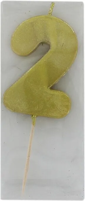 Մոմ թվի տեսքով